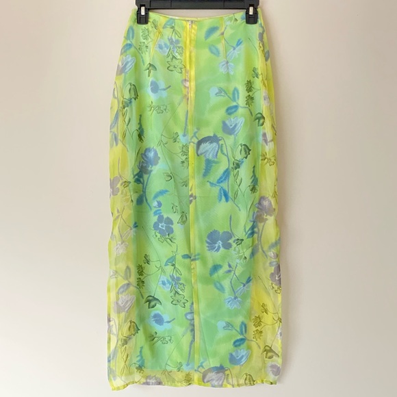 Giorgio Fiorlini Women's Green Floral Print Lace Skirt - 4 - Pre-owned - Picture 2 of 7